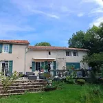 Maison d'hôtes La Bougainvilliére 4*