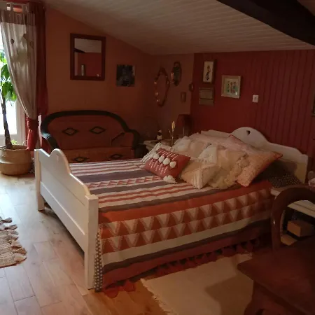 La Bougainvilliere Guest house Cours (Deux-Sevres)