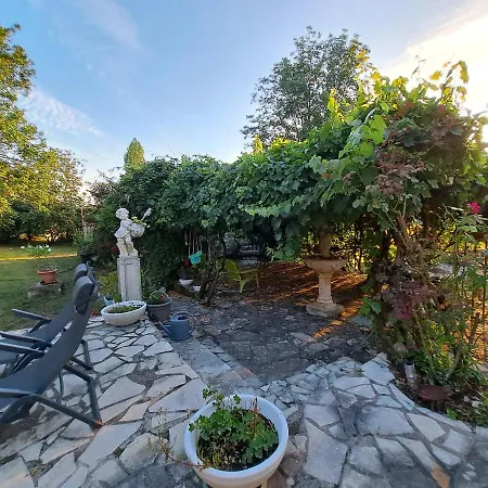 La Bougainvilliere Guest house