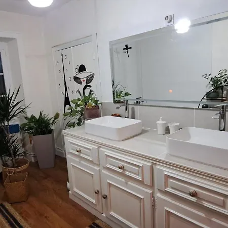 La Bougainvilliere Cours (Deux-Sevres)