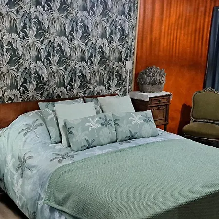 La Bougainvilliere Cours (Deux-Sevres)