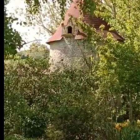 La Bougainvilliere Cours (Deux-Sevres)