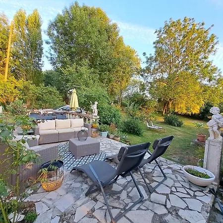 La Bougainvilliere Guest house Cours (Deux-Sevres)